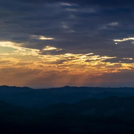 Oasi Di Mastarone - Il Vino E Le Rose *