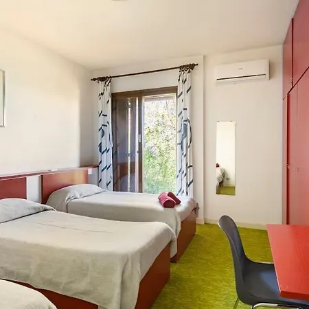 Oasi Di Mastarone - Il Vino E Le Rose *