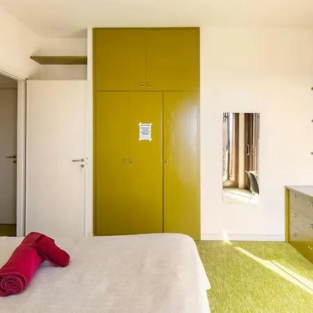 Oasi Di Mastarone - Il Vino E Le Rose *