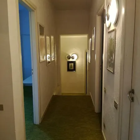 Oasi Di Mastarone - Il Vino E Le Rose